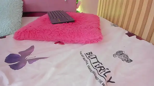 lovely__kiss__ webcam