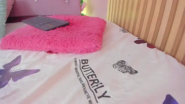 lovely__kiss__ webcam