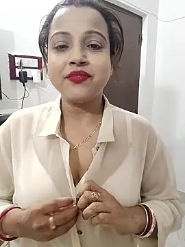 hornypiu697 (F milf) - Full nude with ass show