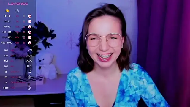 KindHazelHere_ webcam