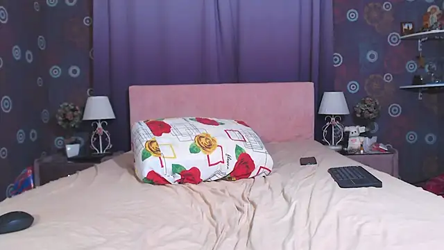 SquirtyAlice webcam