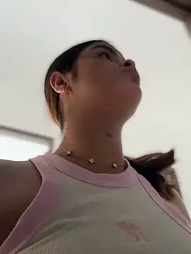 kaily_sweet16 (F teen) - Silence people nearby listen to my Moan