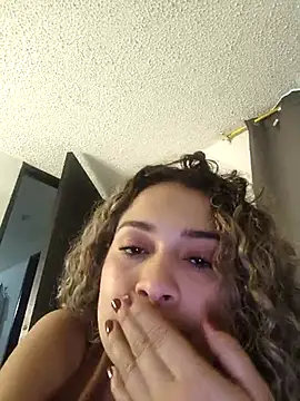 Sara_smiiith211 webcam