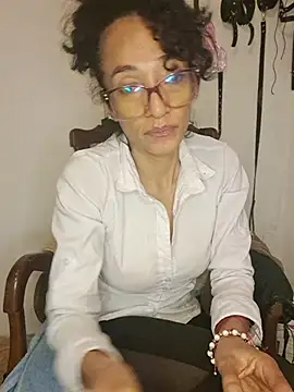 AmelieMartinez webcam