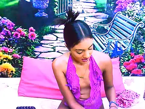 IndianPretty14u2Luv webcam