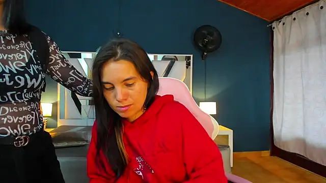 Emily_and_Soffy webcam