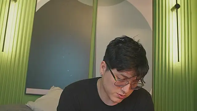 Mia_and_Belmonth webcam