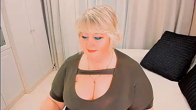 BIGTITSBBW webcam