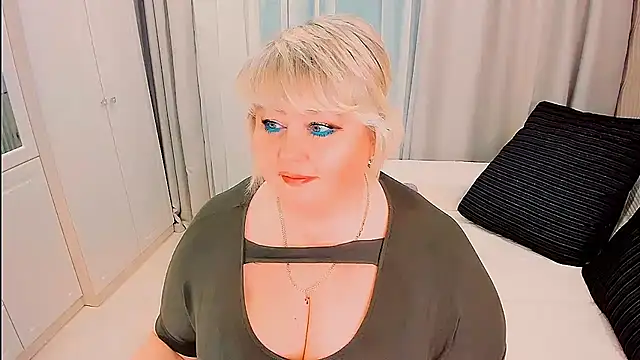 BIGTITSBBW webcam