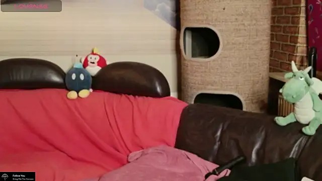 GamerGirl_Eve's room