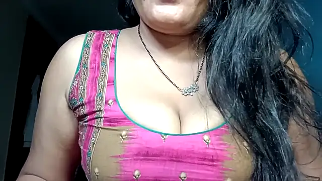 YourDesi_Laila_ webcam