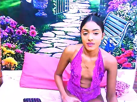 IndianPretty14u2Luv webcam