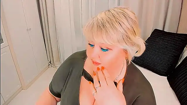 BIGTITSBBW webcam