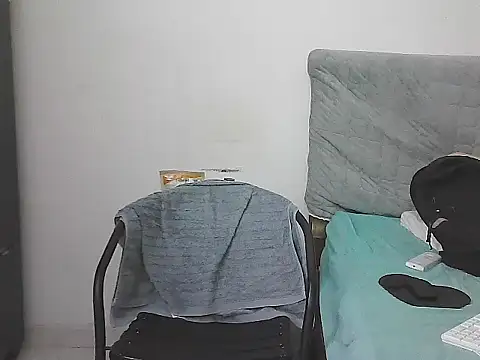 AlphaLatinoBear webcam