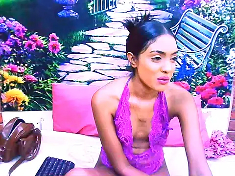 IndianPretty14u2Luv webcam