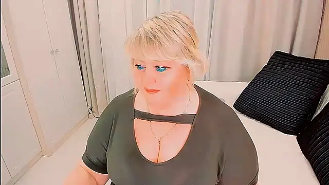 BIGTITSBBW webcam