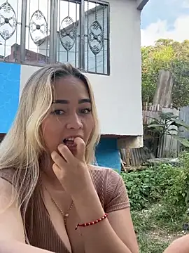 danielavegax (G young) - I play with my sweet pussy