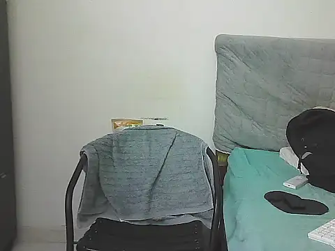 AlphaLatinoBear webcam