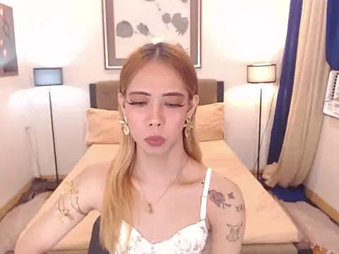 PreciousAmore webcam