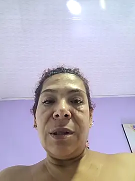 Scarlet_curly8a webcam