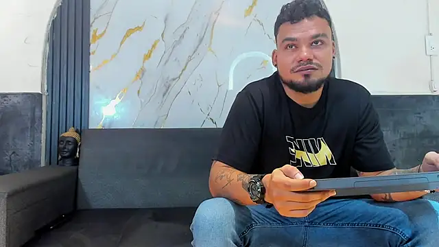 Latins_on_fire webcam