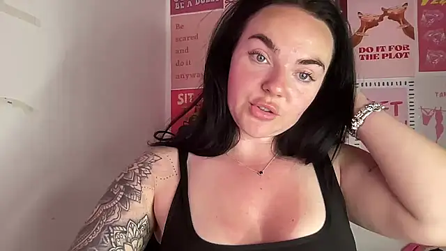 YorkshireGirly webcam