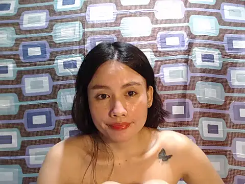 UrKitty_lover18 webcam