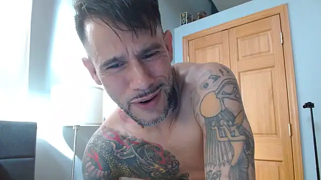 SexyFitDaddyy webcam