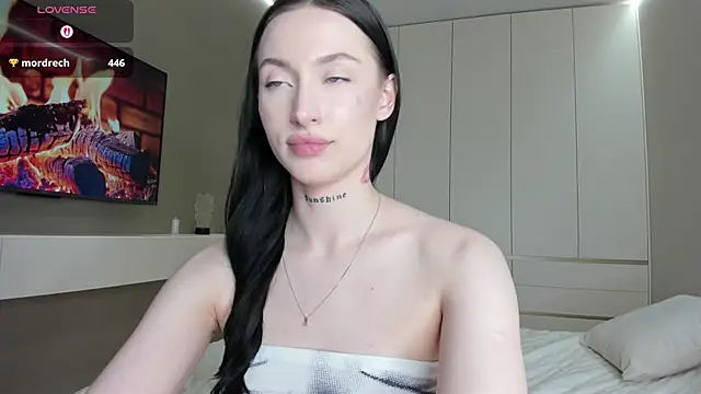 JenniferQueen11 webcam