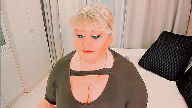BIGTITSBBW webcam