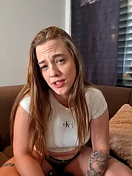 luna_lynn (F young) - Fingering Pussy + LT 4  Video