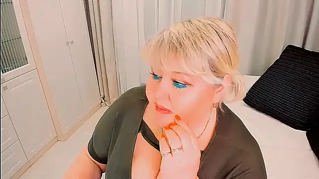 BIGTITSBBW webcam