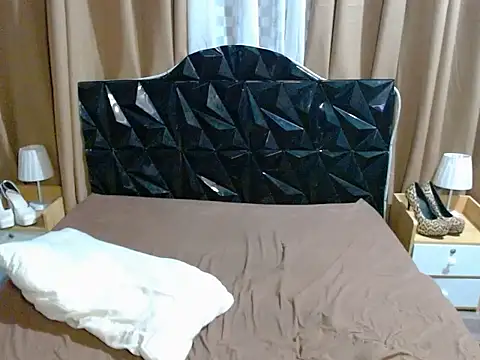 ashanttsibigcock (T young) - CUM IN PUBLIC