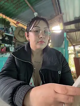 you-kitty2025 (F young) - Show panty 🤫