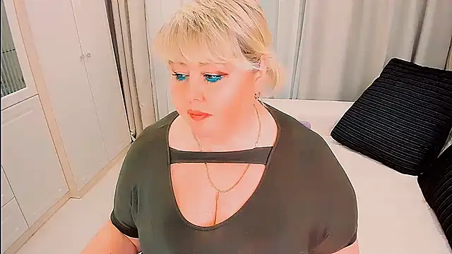 BIGTITSBBW webcam