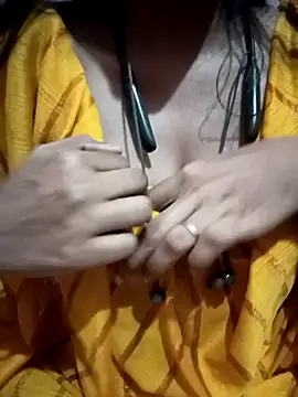 kaviyaponnu0987 webcam