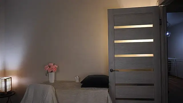 MarlinVarian - blonde  live cam model from 