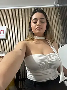 Antonella_Julieta webcam