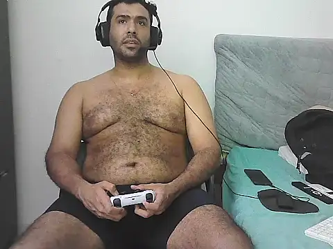 AlphaLatinoBear webcam