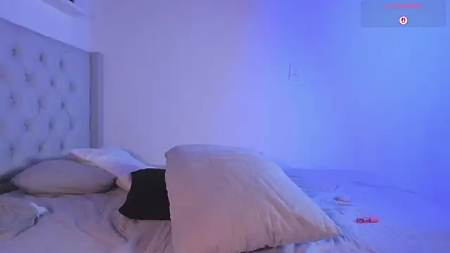 kristal_benet webcam