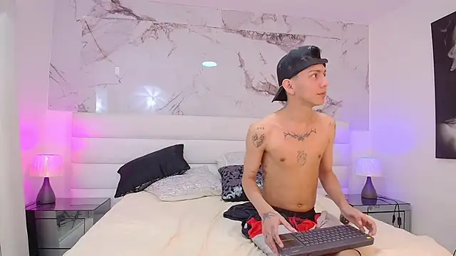 Marcus_and_Tony webcam