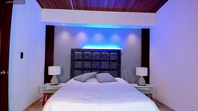 Alicee_Broownn webcam