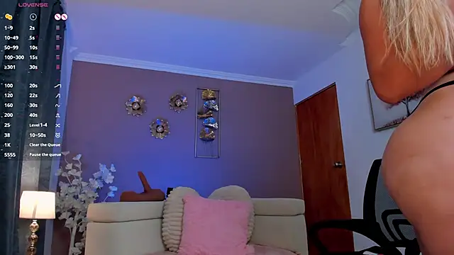 Sofia_Velvetx webcam