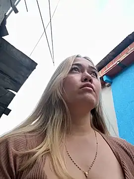 danielavegax (G young) - Lia sucks my pussy