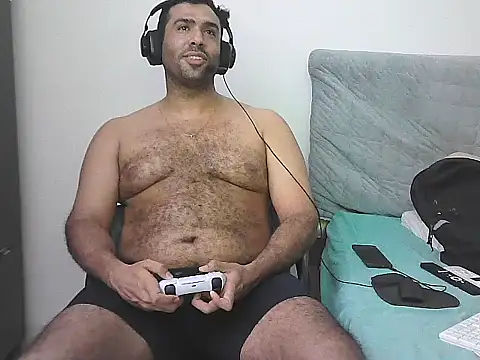 AlphaLatinoBear webcam