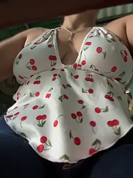 you-kitty2025 (F young) - Show panty 🤫