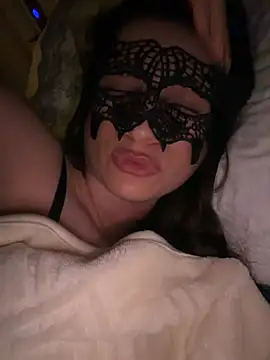 KnellForQueen webcam