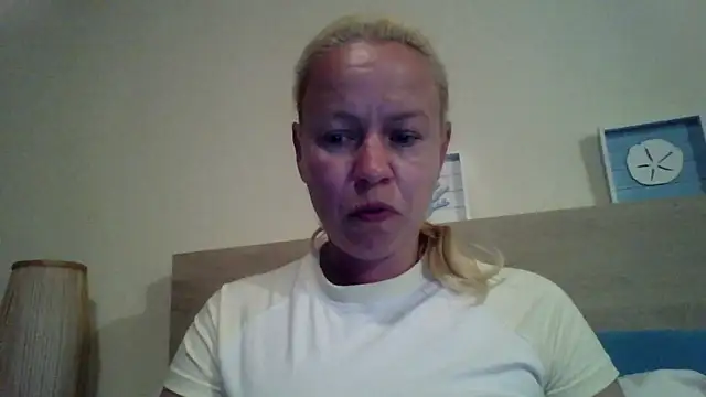 jennyblondeuk webcam