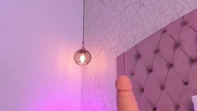 saraa_joness_ webcam