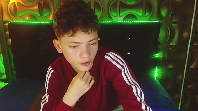 cruz_dante (M twink) - CUMING IN PUBLIC